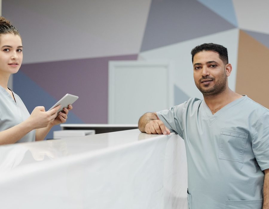 Profissionais de saúde da Medicarmo em contexto de trabalho